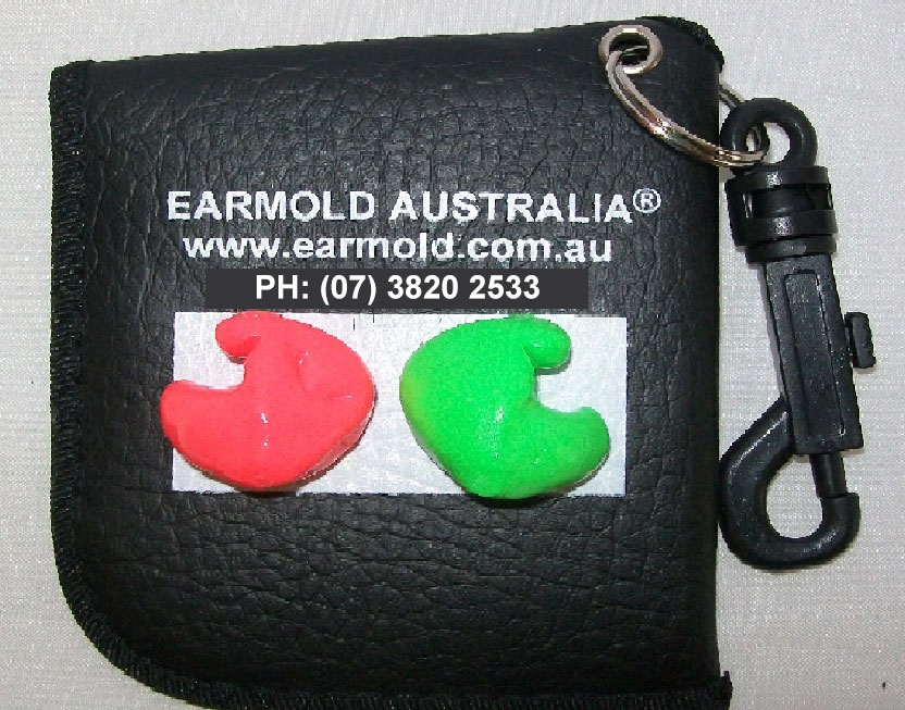 Earmold pouch plugs
